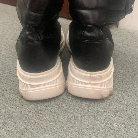 Fall boots - Picture 3 of 4